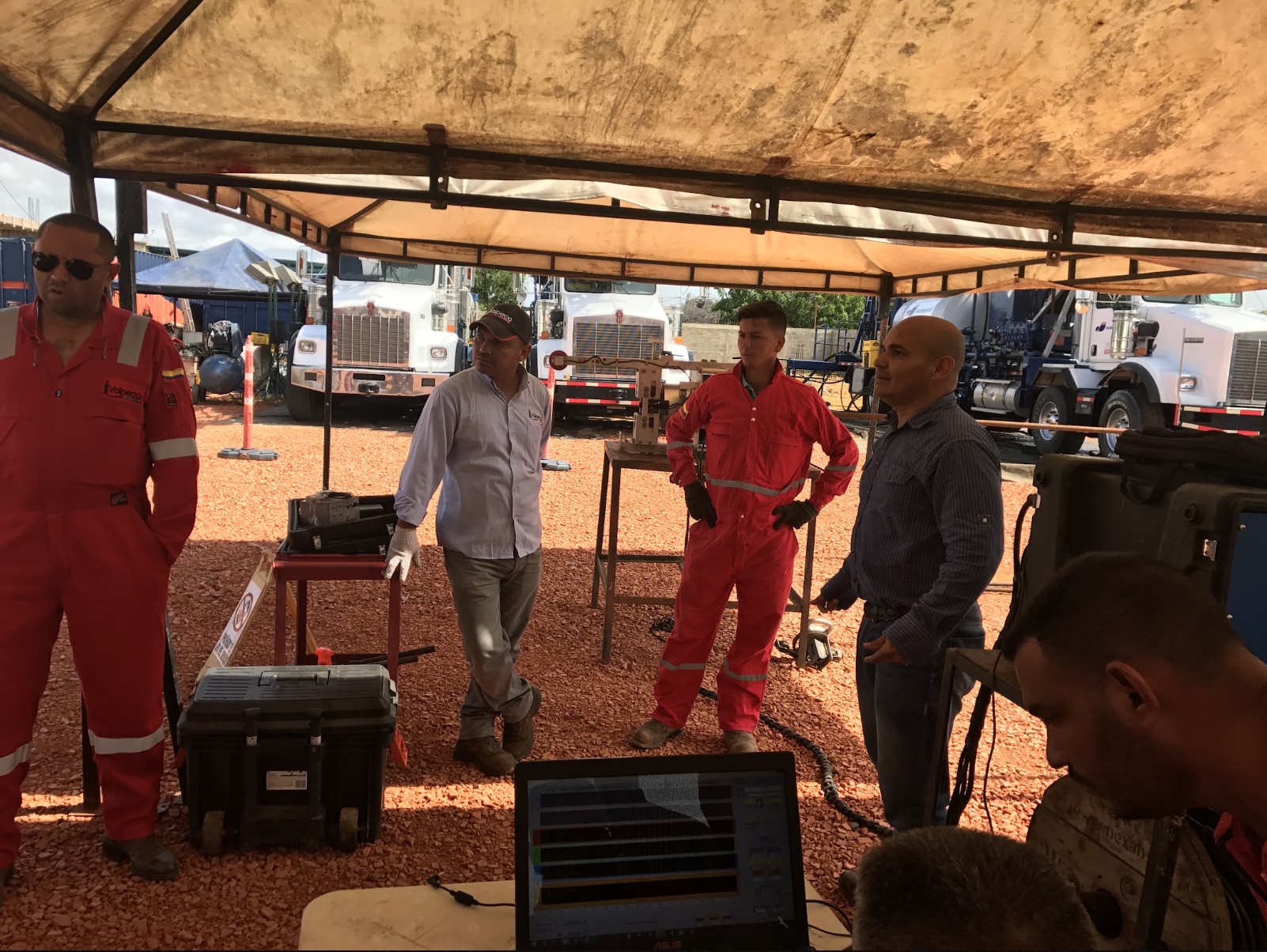 Equipo de workover en operación en Petrocabimas